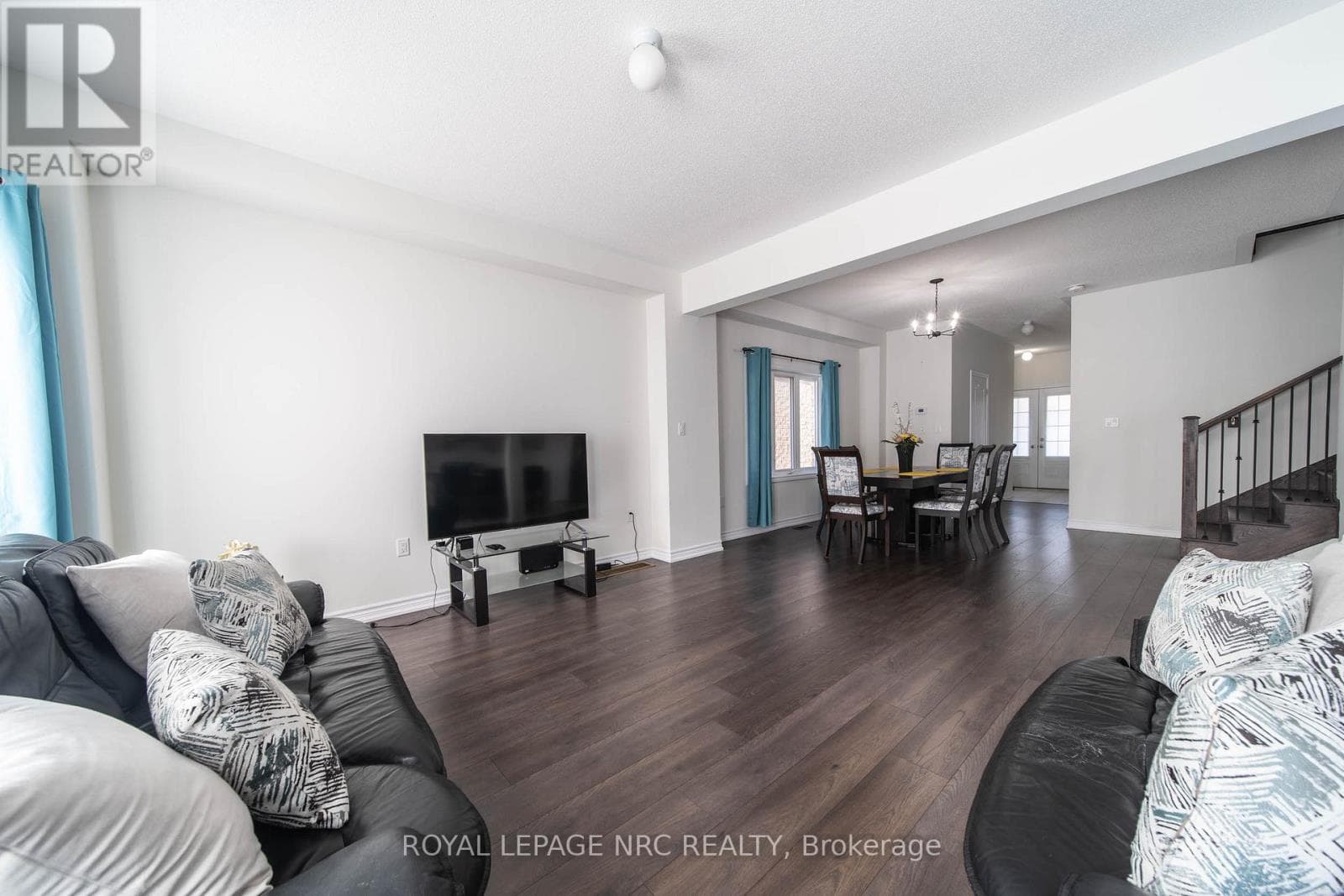 97 TUMBLEWOOD PLACE photo 3