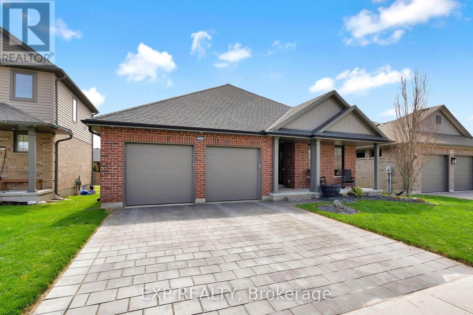 493 BENNETT CRESCENT photo 2
