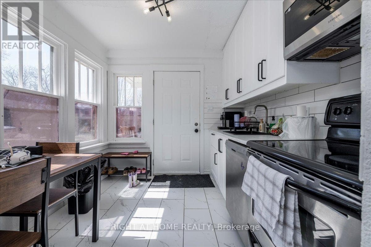29 PEEL STREET photo 2