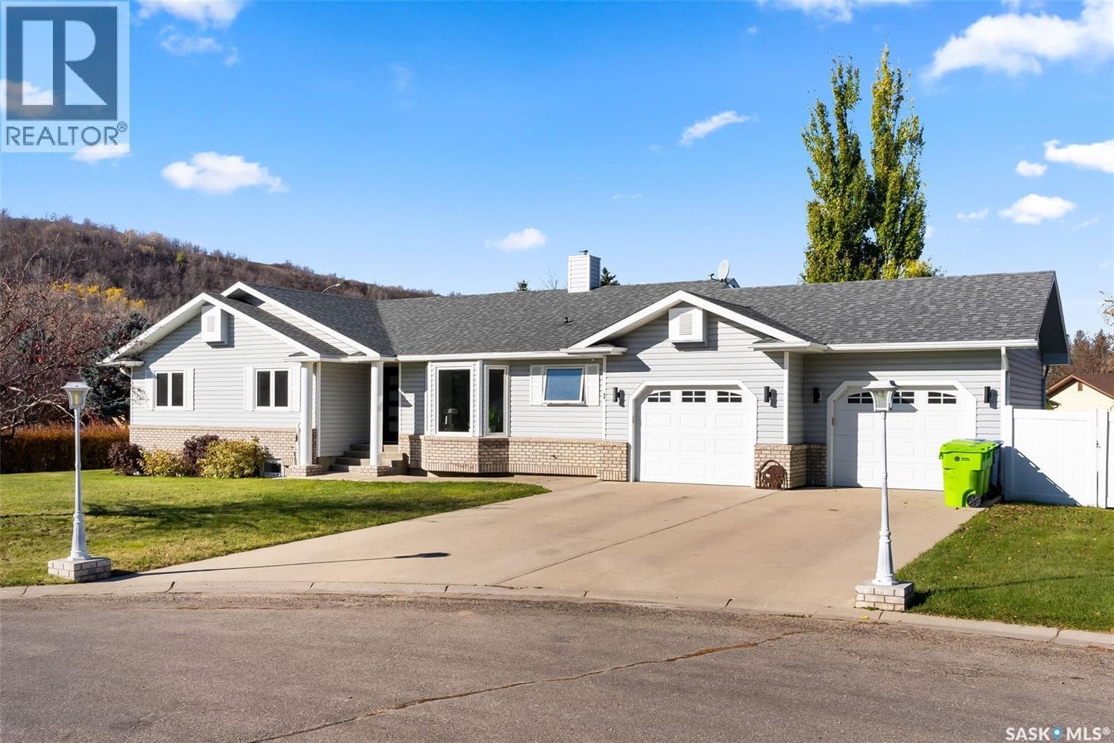 5 bed 3 bath single family at 1 Mission PLACE — $599,900