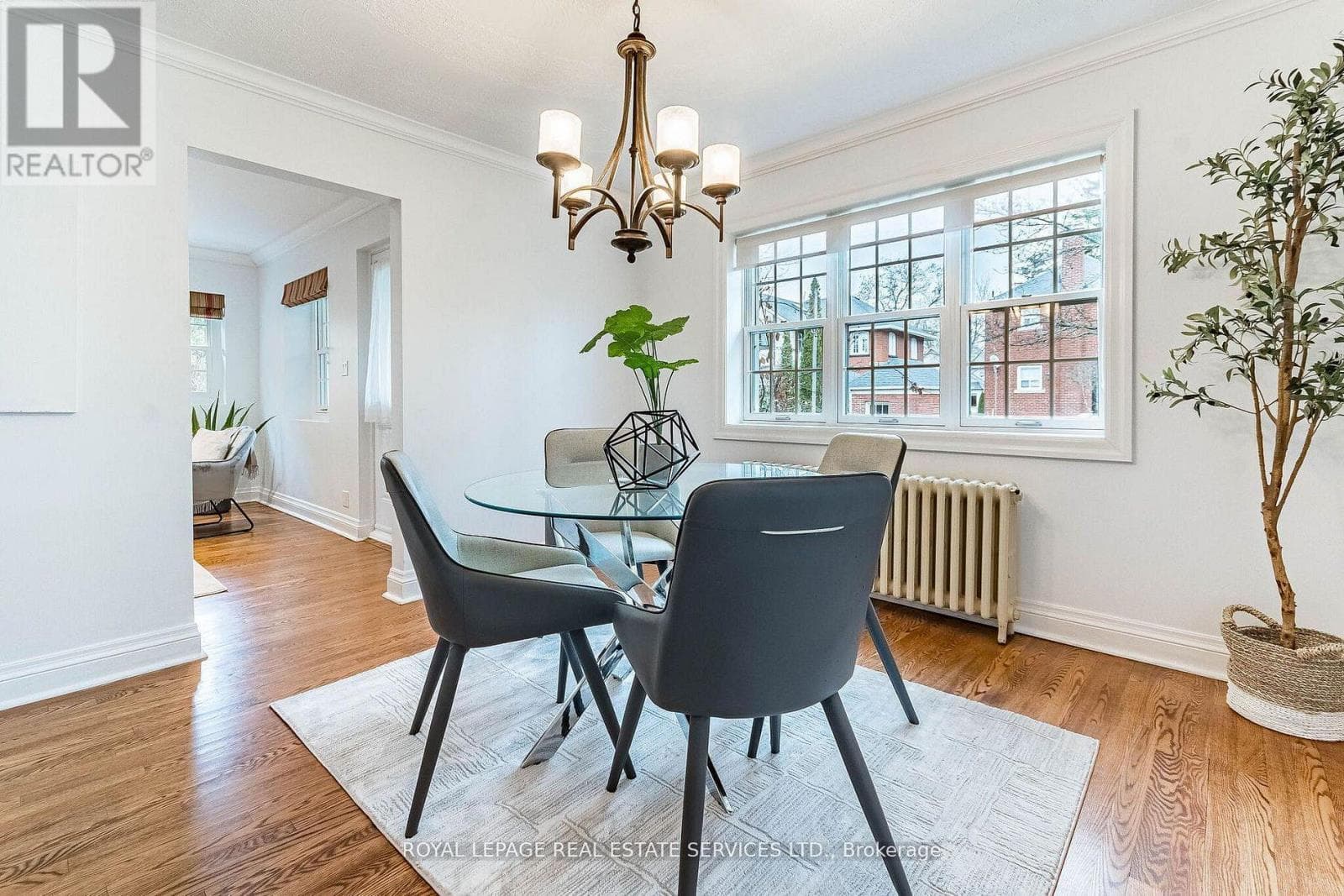 1107 ROYAL YORK ROAD photo 5