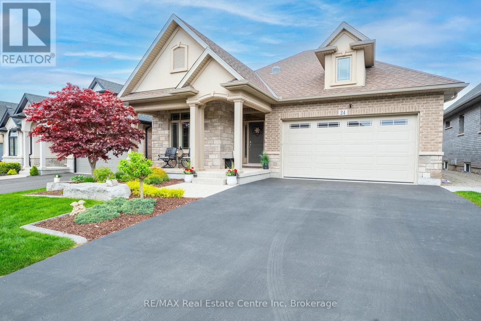 4 bed 3 bath single family at 24 KINTYRE TRAIL — $997,000