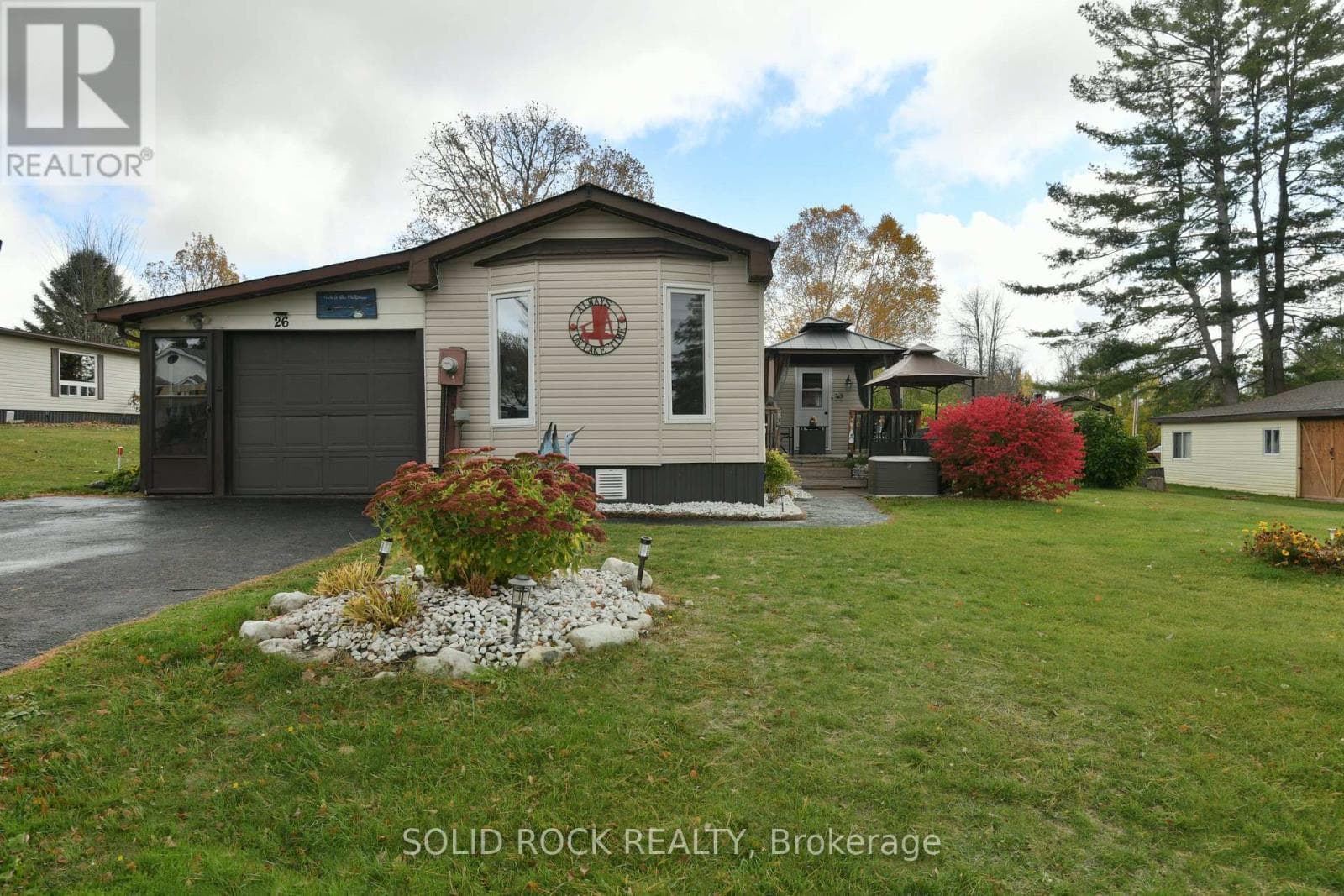 26 EVERGREEN LANE photo 2