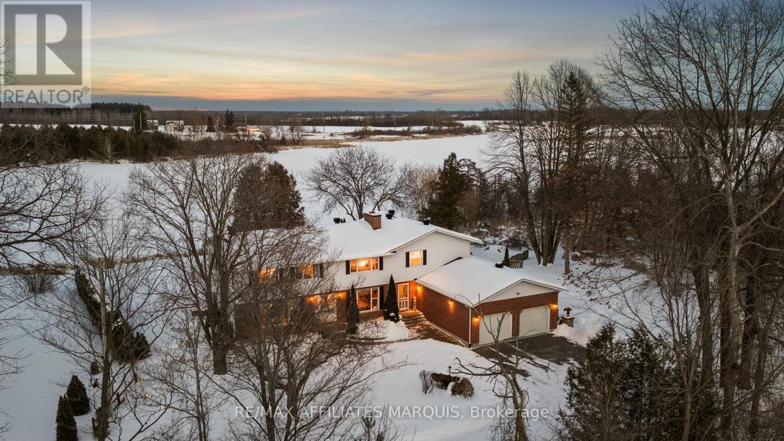 26 WILLOW LANE photo 3