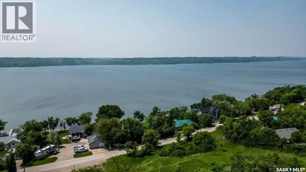38 Lakeshore DRIVE photo 4