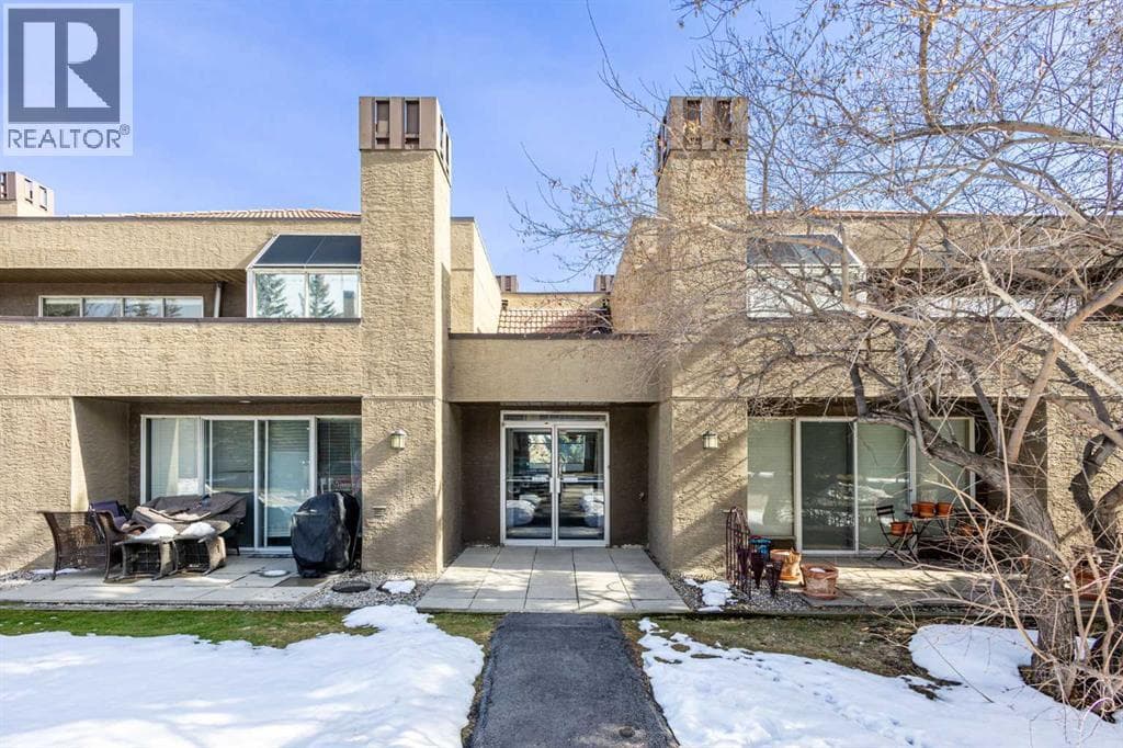 1, 108 Village Heights SW photo 3
