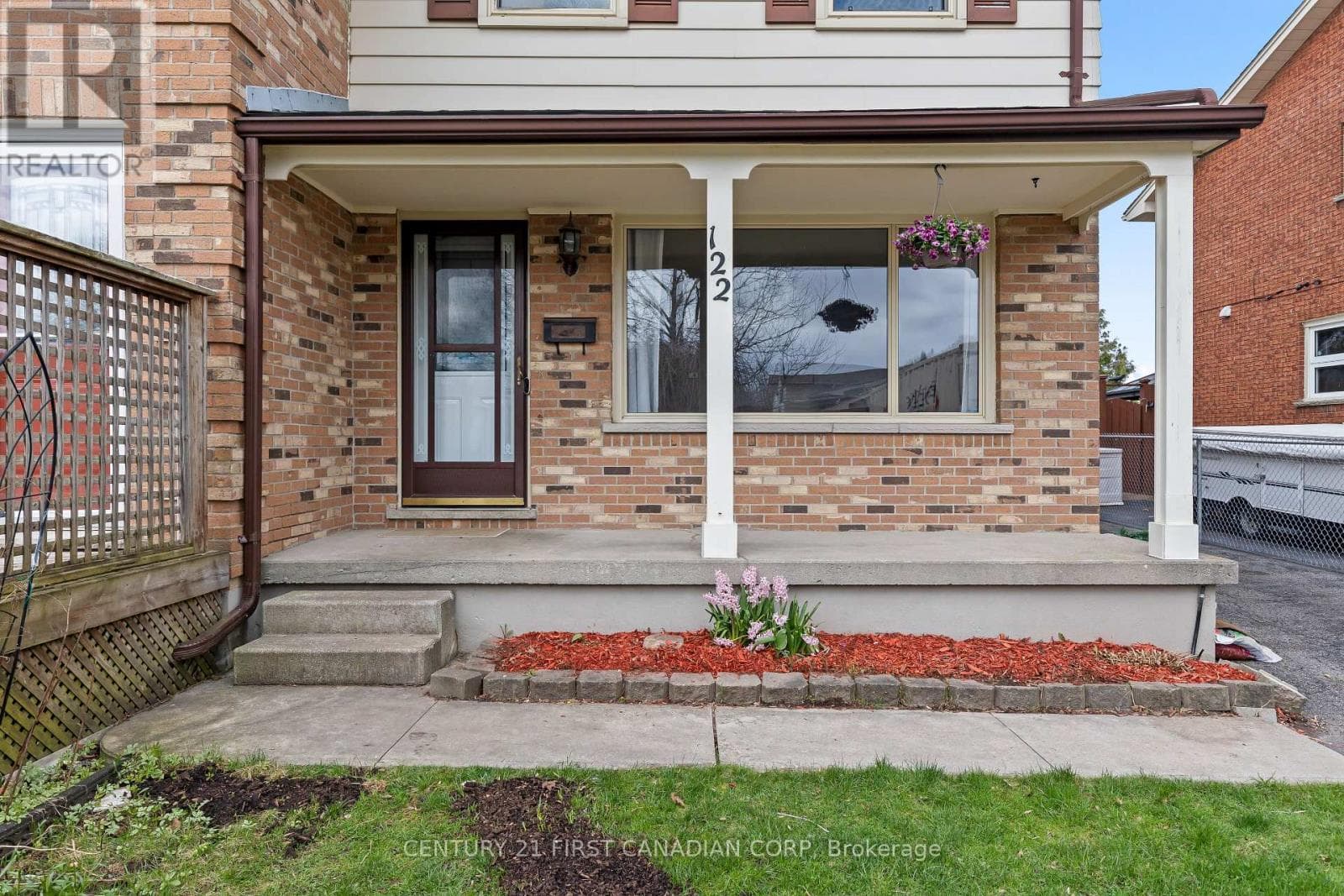 122 GARLAND LANE photo 4