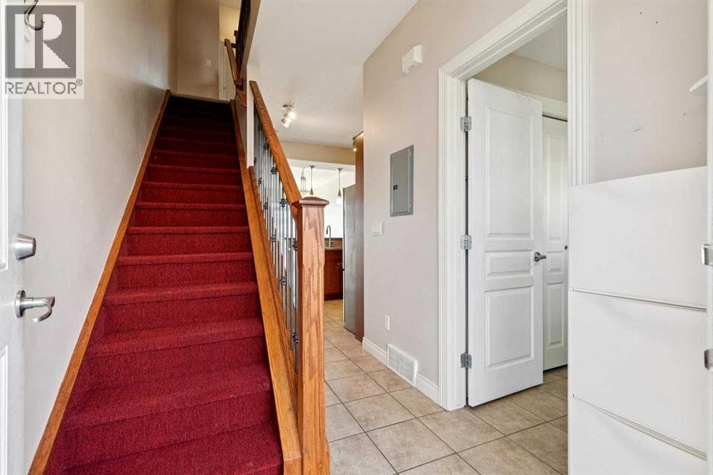 14, 169 Rockyledge View NW photo 2