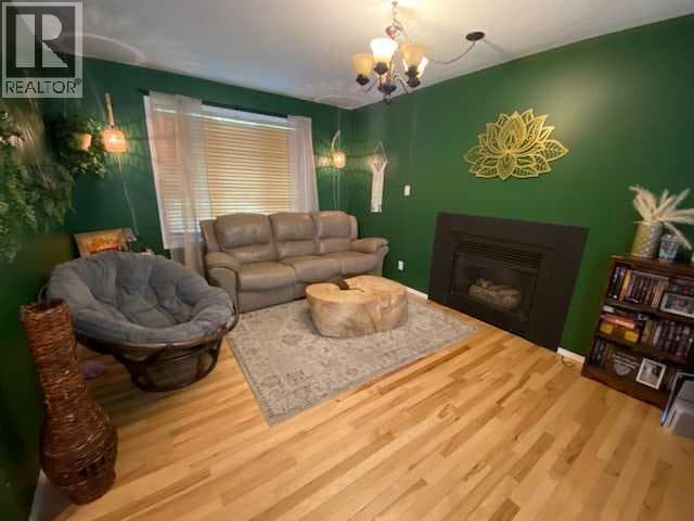 10411 109 Avenue photo 2