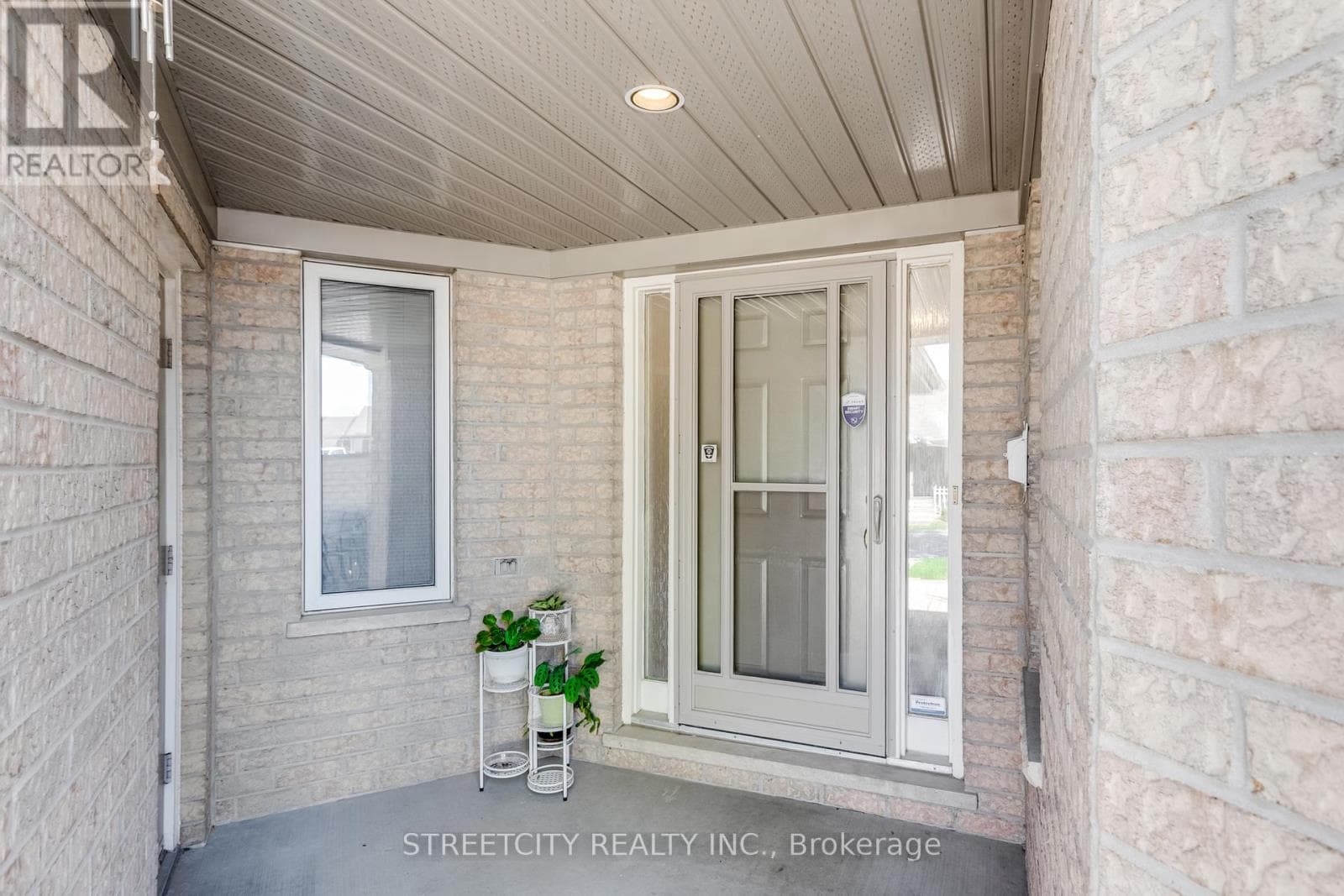 34 - 861 SHELBORNE STREET photo 3