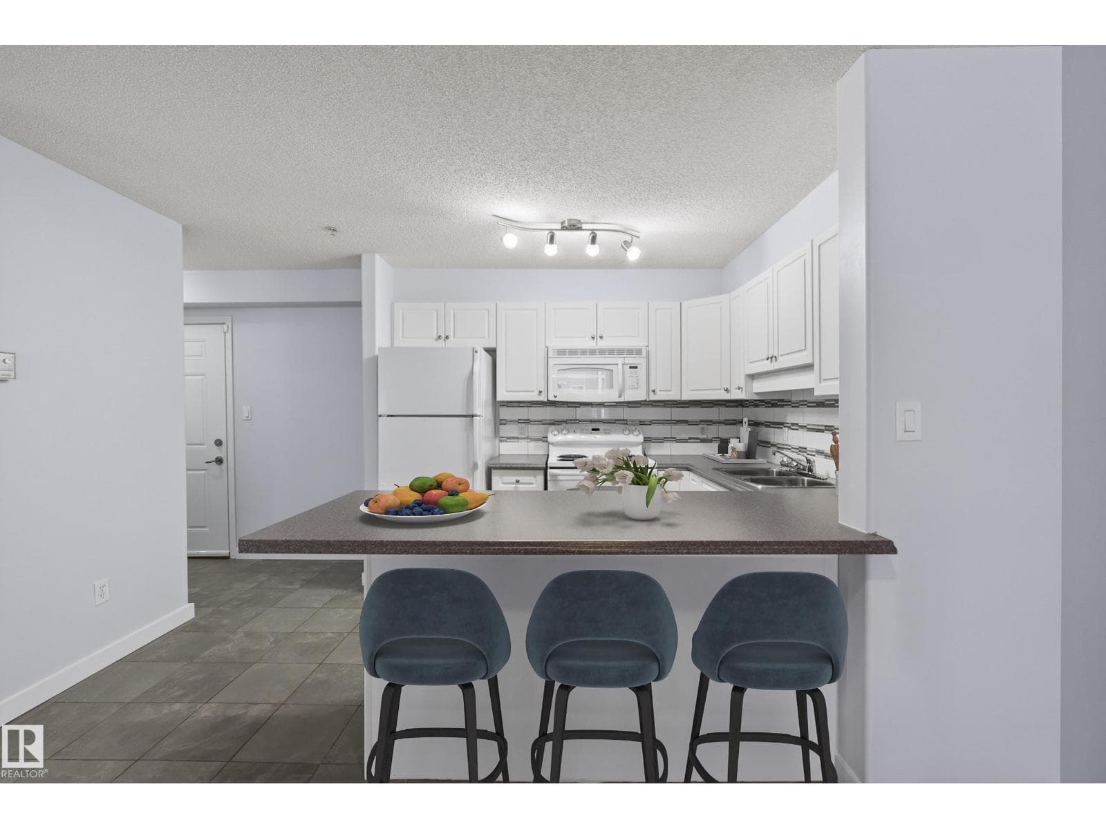 #113 13625 34 ST NW photo 3