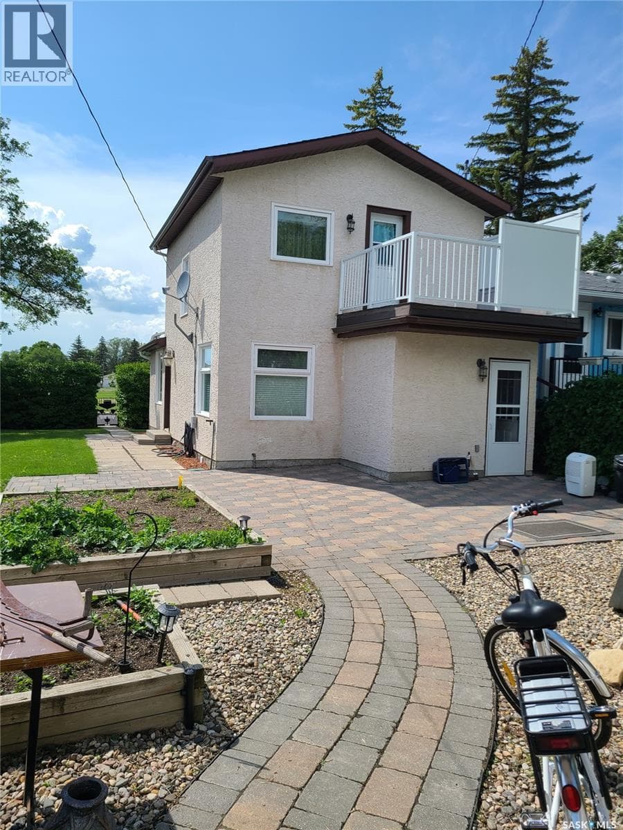1821 Connaught STREET — photo 2