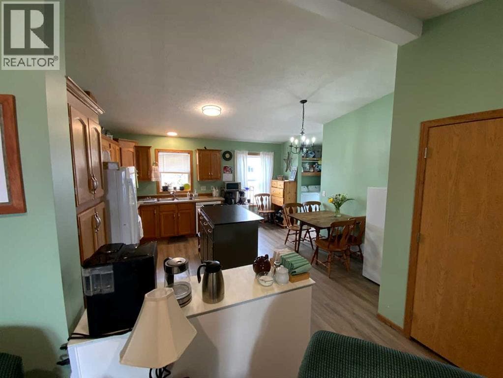 6 Cherry Lane SE photo 3