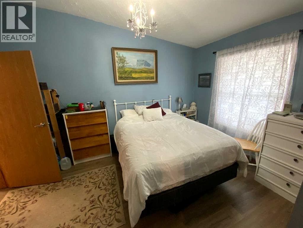6 Cherry Lane SE photo 4