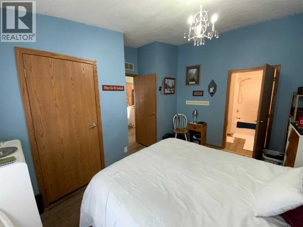 6 Cherry Lane SE photo 5