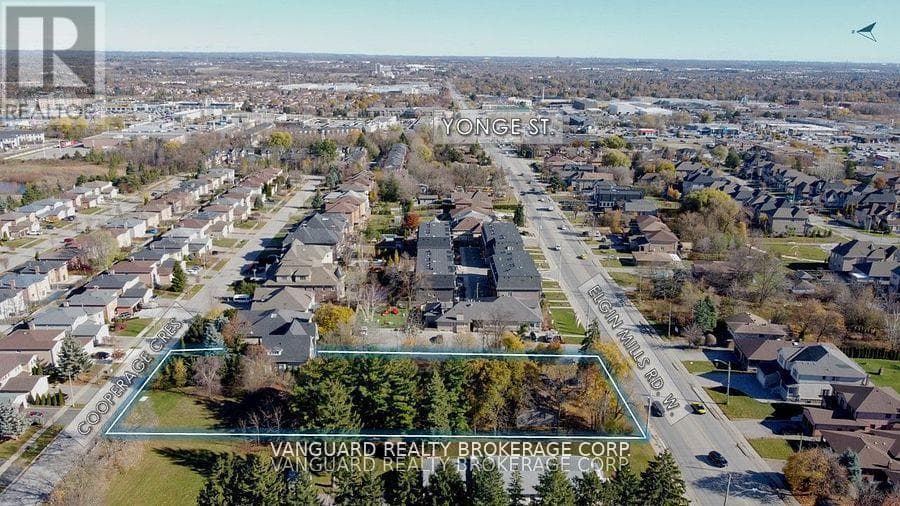 196 ELGIN MILLS ROAD W photo 2