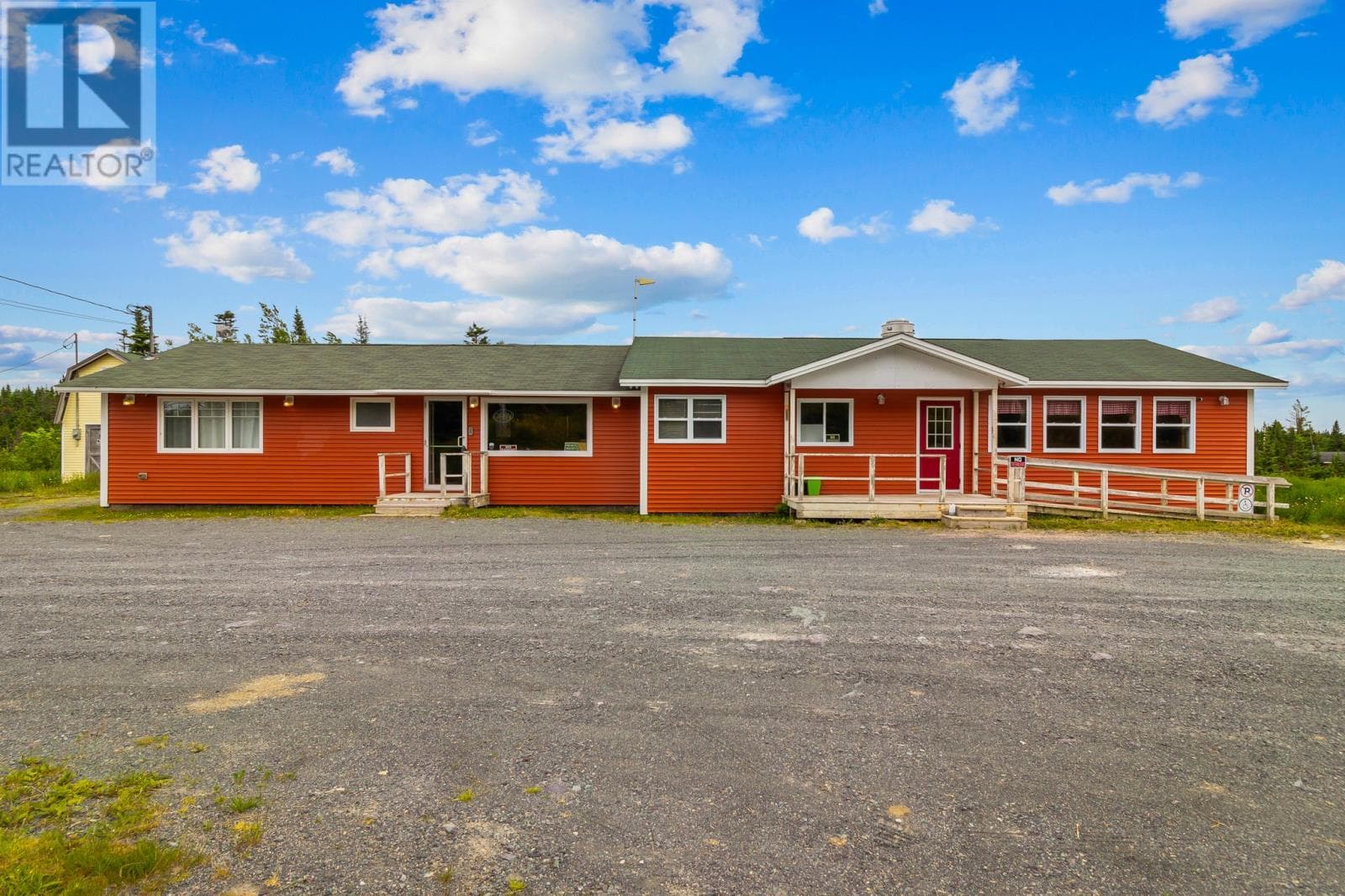 retail at 546 Salmonier Line — $300,000