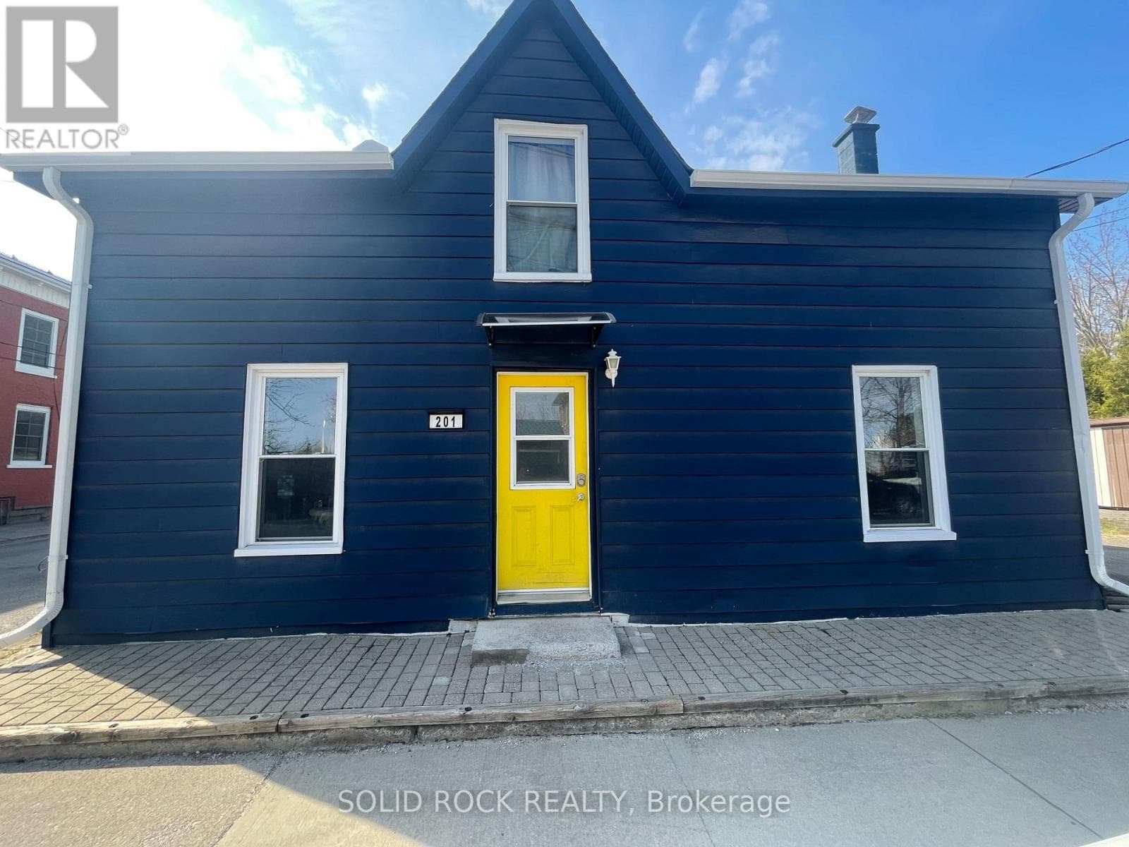 201 CLOTHIER ST STREET E photo 5