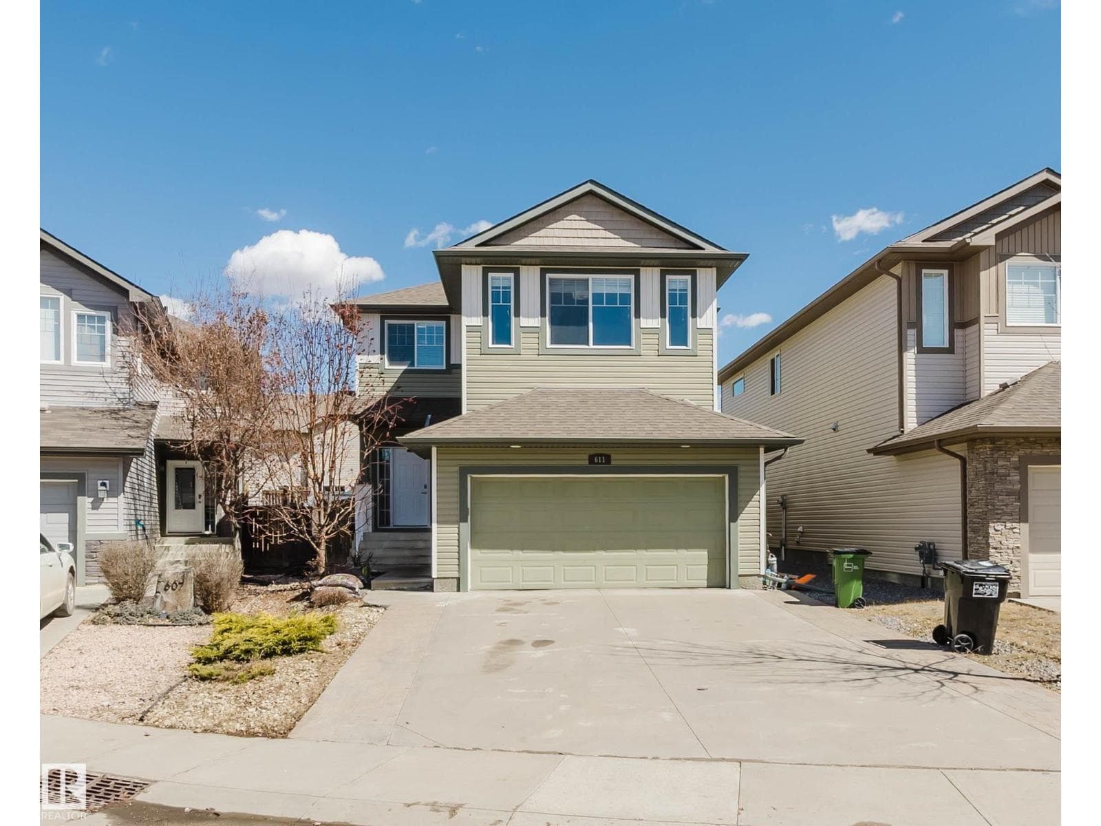 4 bed 4 bath single family at 611 176 ST SW — $638,800