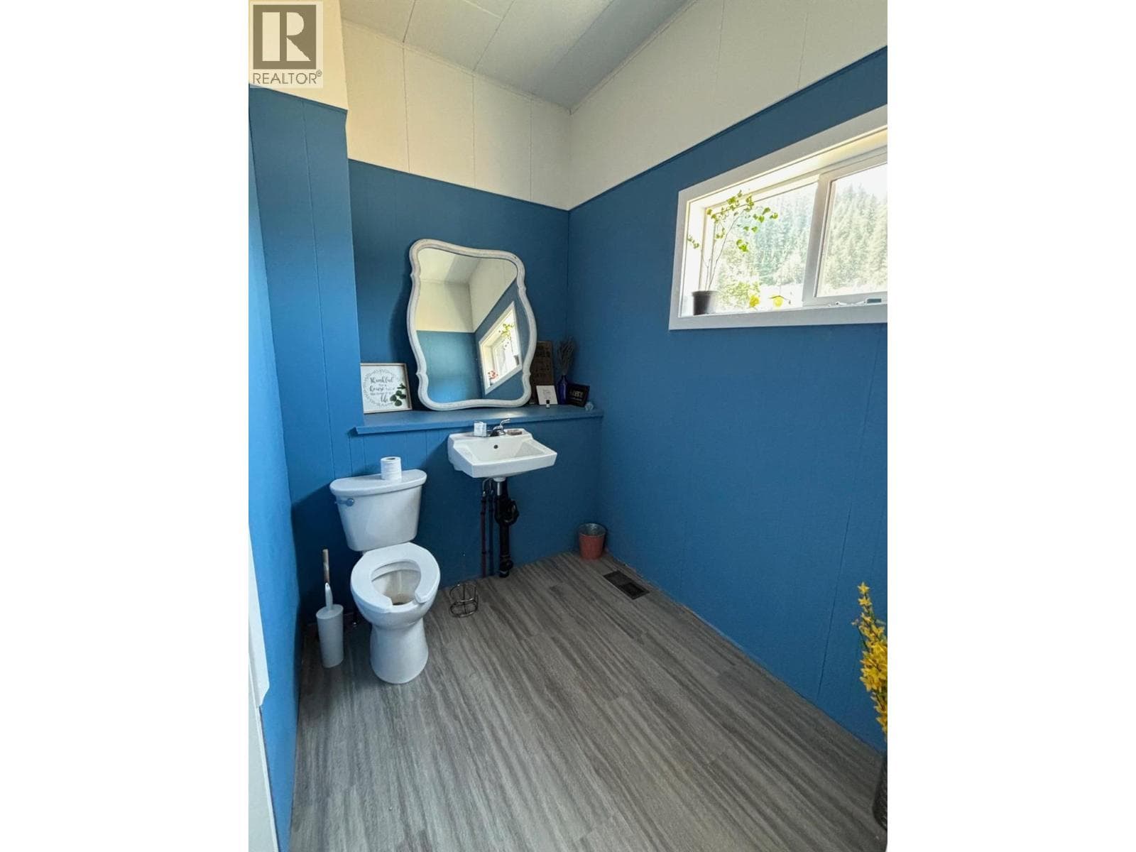 375 Copper Avenue S photo 5