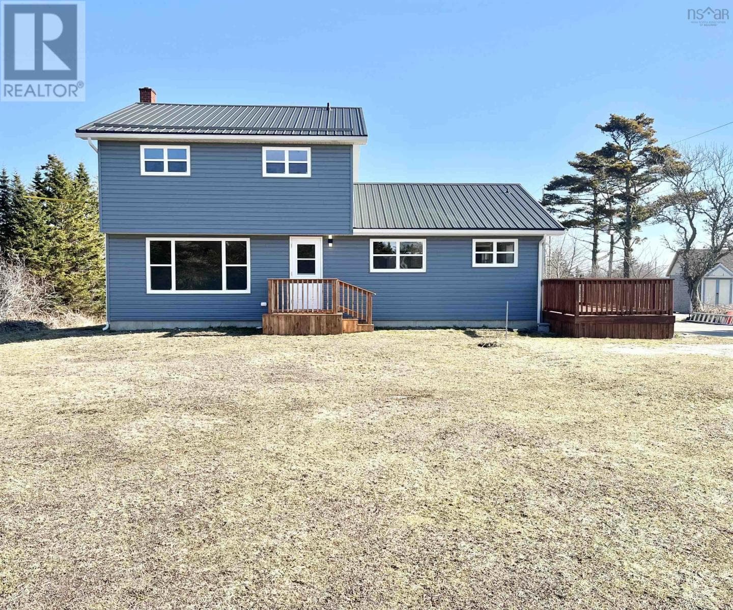 4 bed 2 bath single family at 89 Stoney Island Road — $475,000