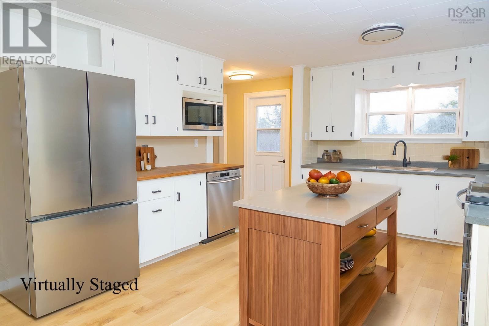 89 Stoney Island Road photo 3