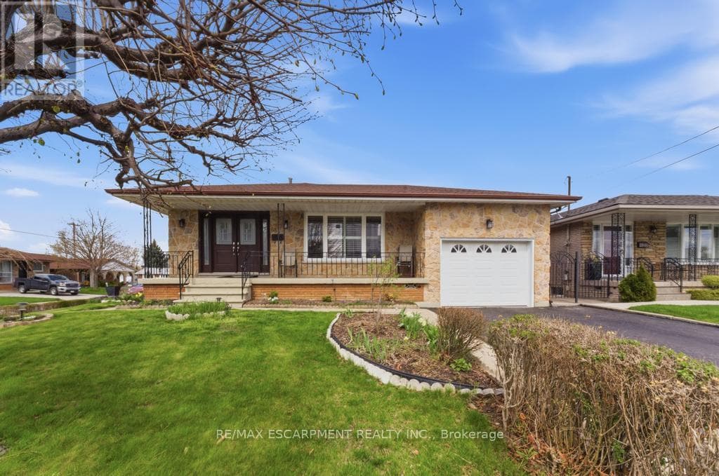 68 NUGENT DRIVE photo 2