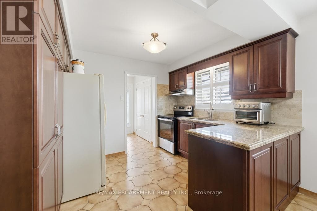 68 NUGENT DRIVE photo 5