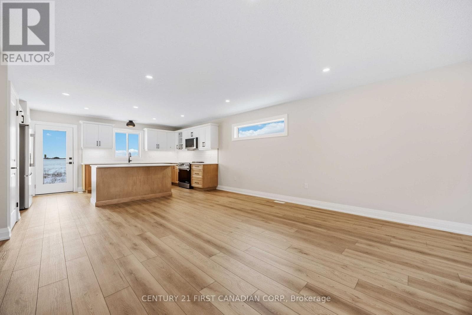 639 KETTER WAY photo 3