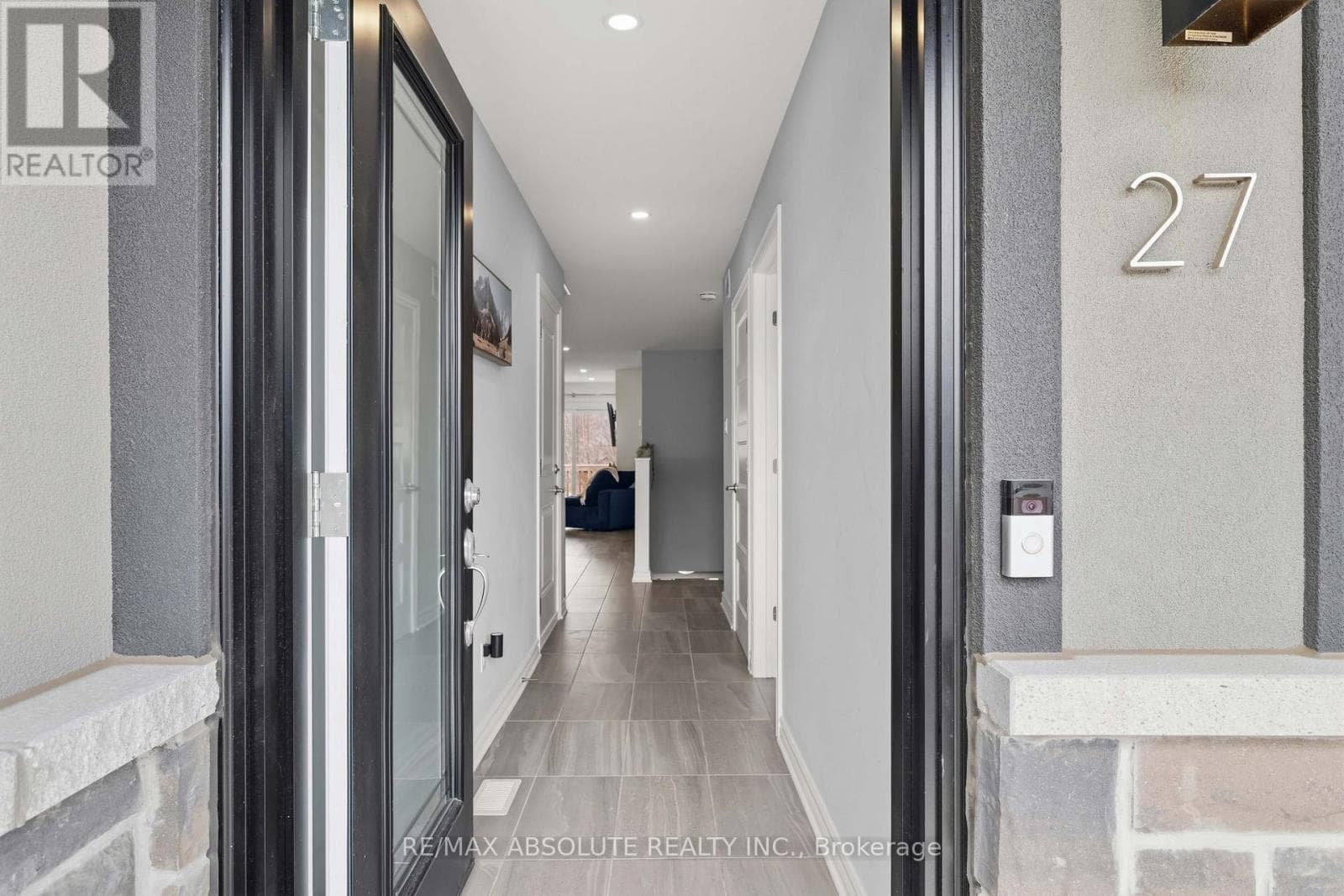 27 MORGAN CLOUTHIER WAY photo 2