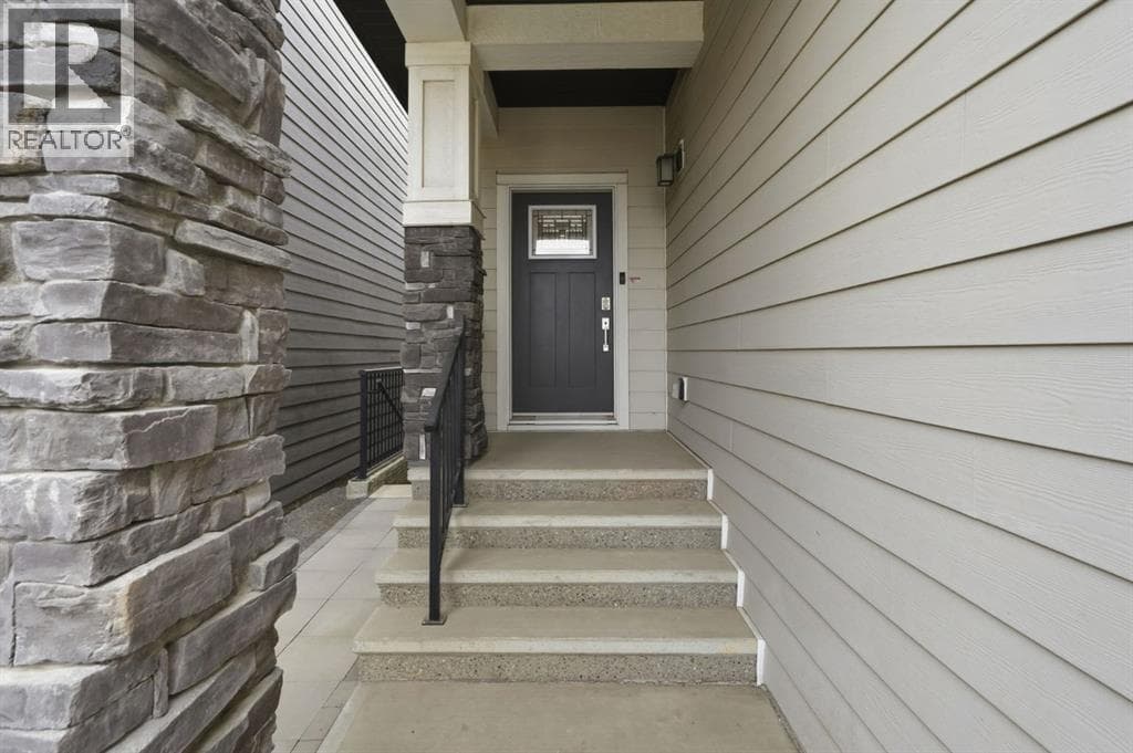 902 Bluerock Way SW photo 2
