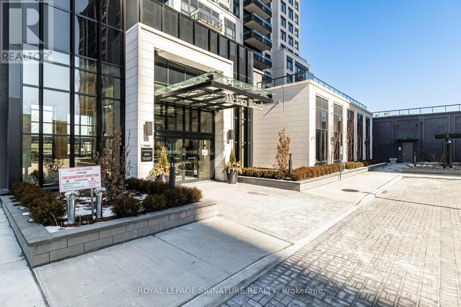 2705 - 10 EVA ROAD photo 3