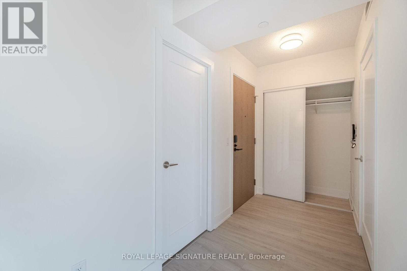 2705 - 10 EVA ROAD photo 5