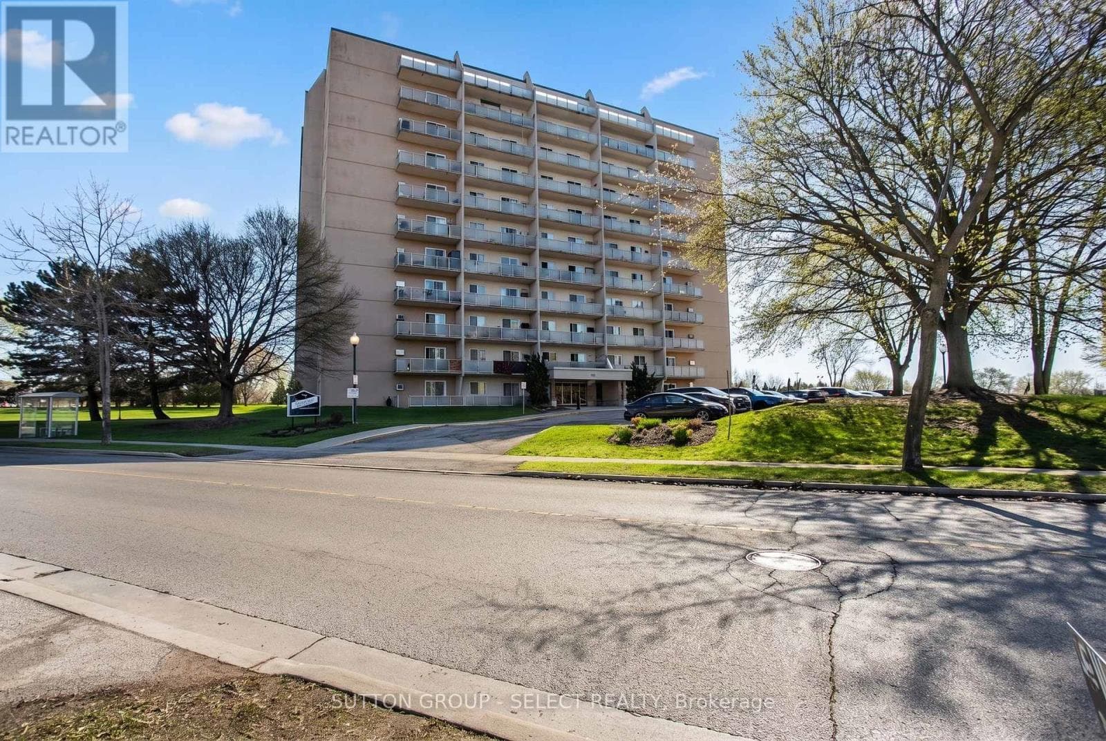 1 bed 1 bath single family at 1107 - 583 MORNINGTON AVENUE — $179,900