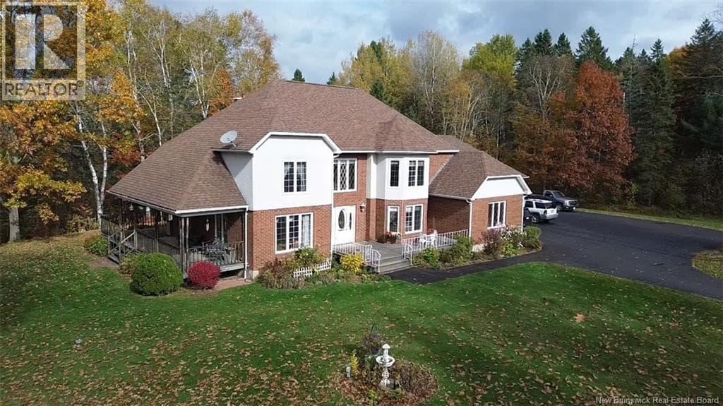81 Woodland Hill photo 3