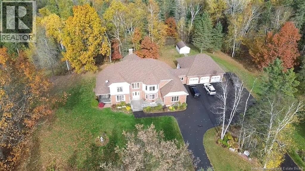 81 Woodland Hill photo 4