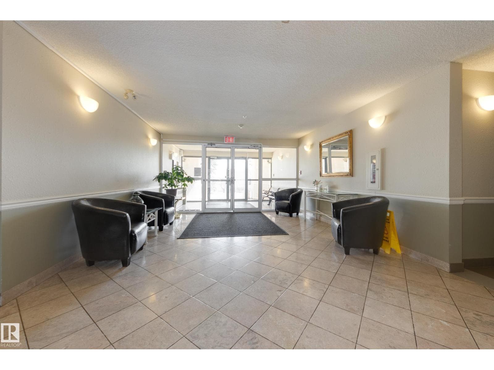 #402 10610 76 ST NW photo 3