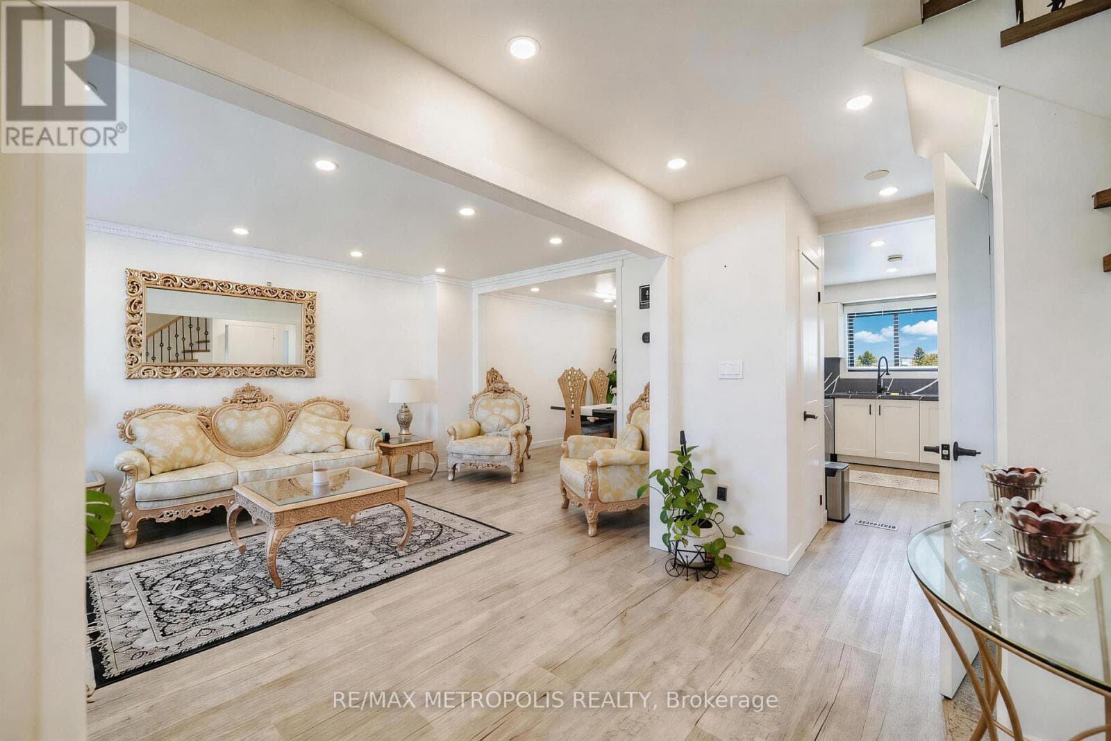 19 GLENABBEY DRIVE photo 4