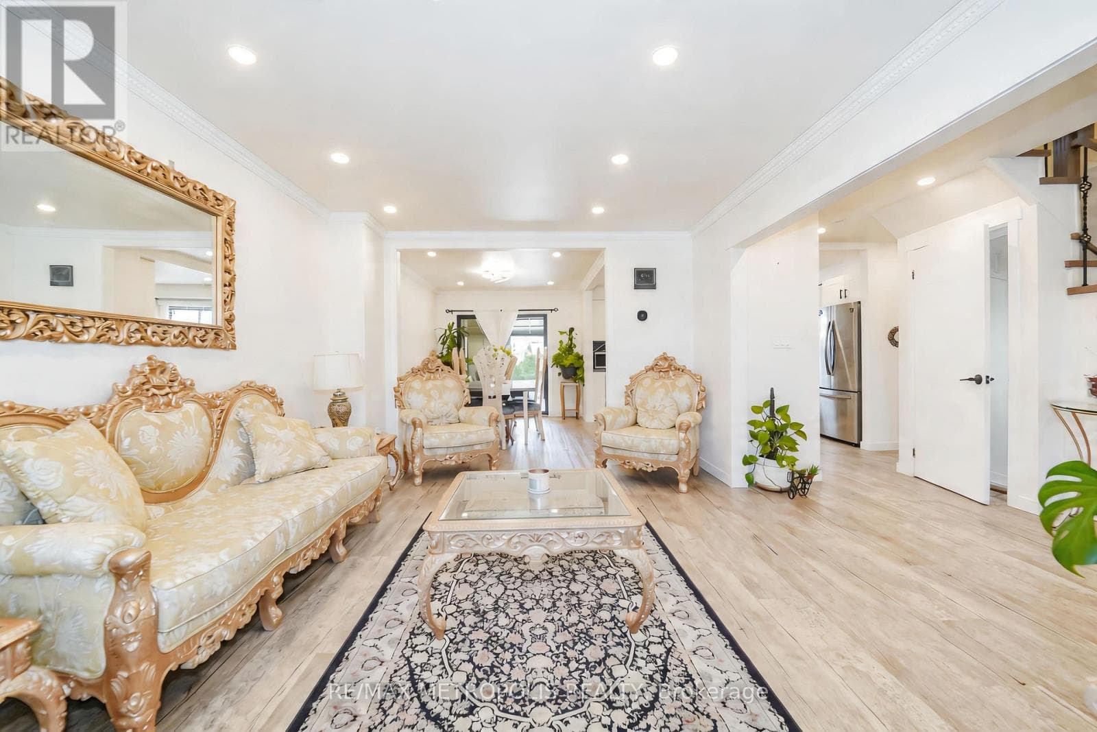 19 GLENABBEY DRIVE photo 5