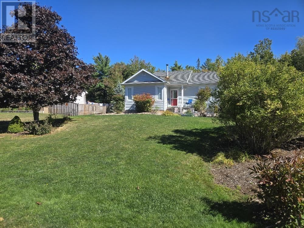 3 bed 2 bath single family at 40 Silverwood Dr. — $472,000