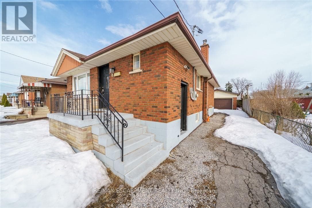 8 SHYNAL AVENUE photo 4