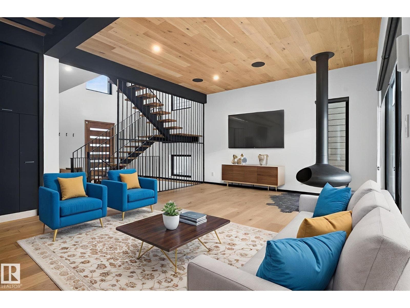 104 EDGEWATER CI photo 5
