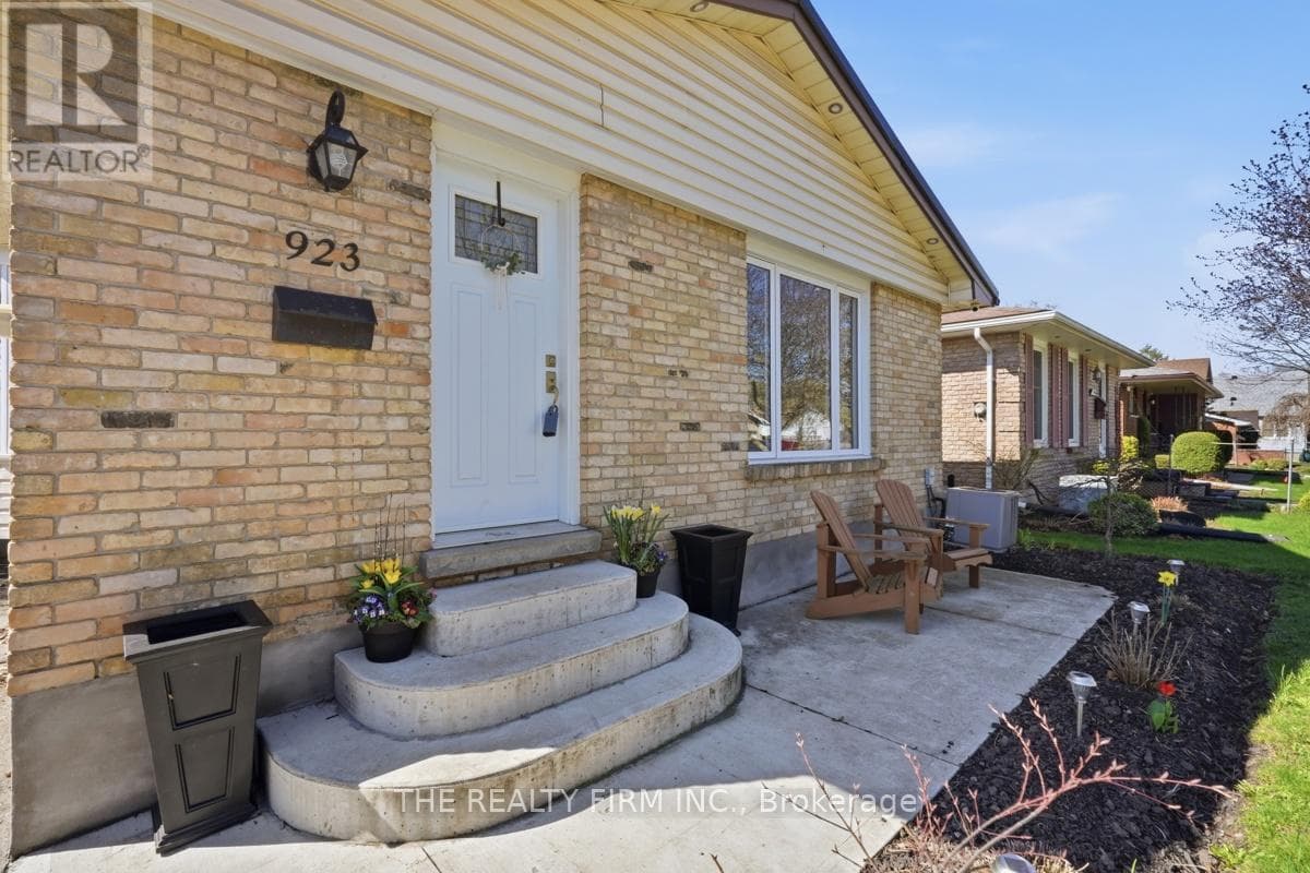 923 WILLOW LANE photo 3
