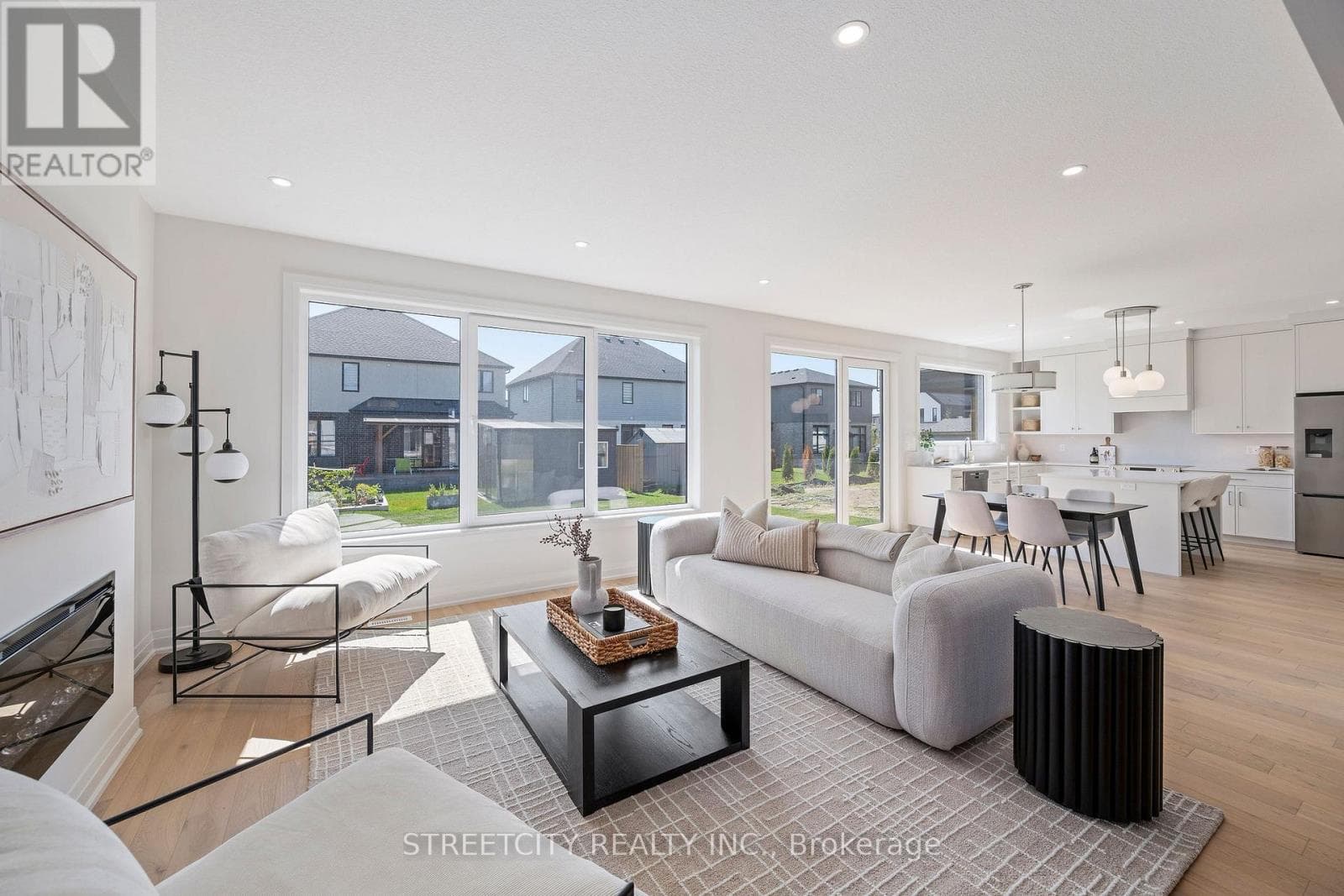 337 MANHATTAN DRIVE photo 4