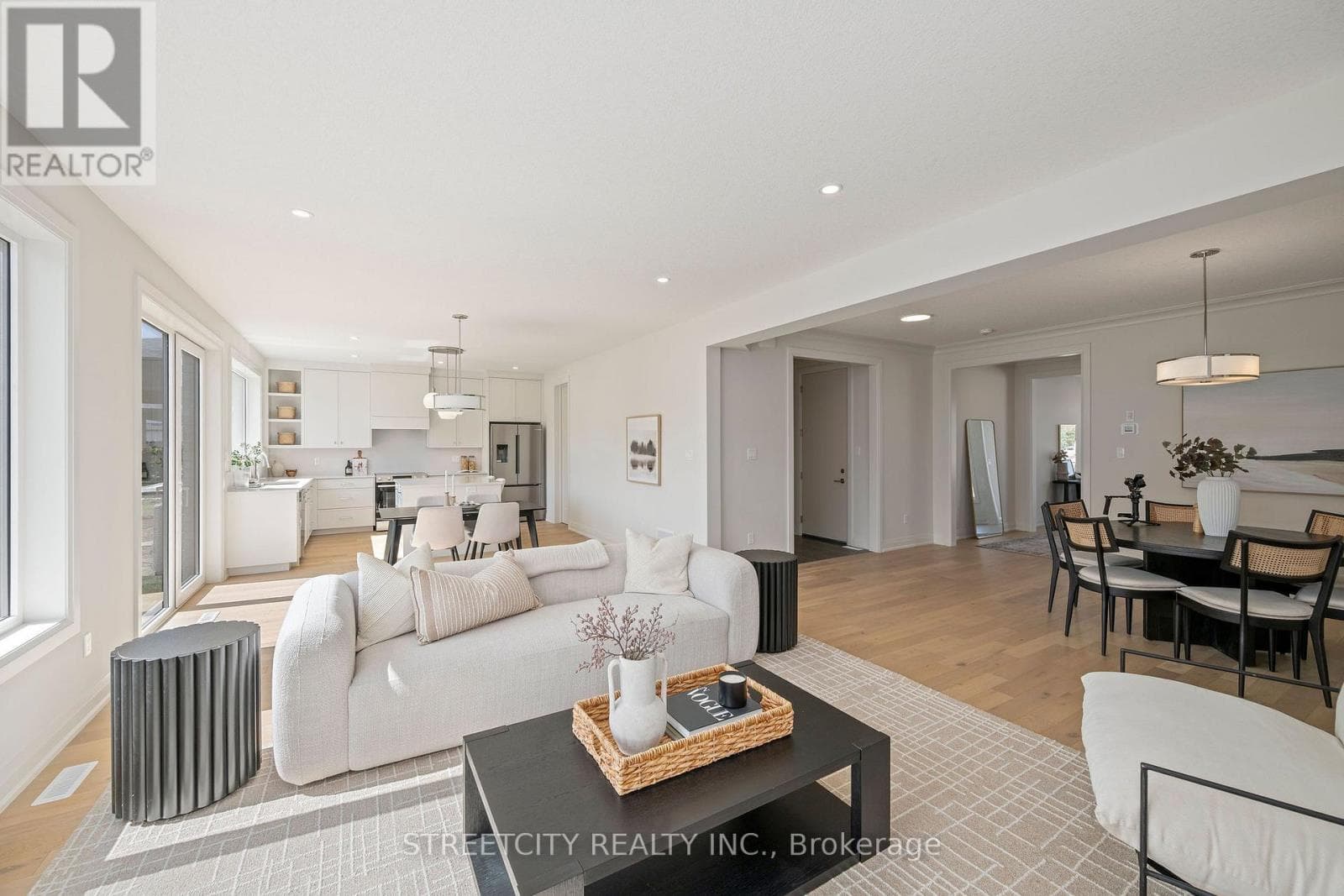337 MANHATTAN DRIVE photo 5
