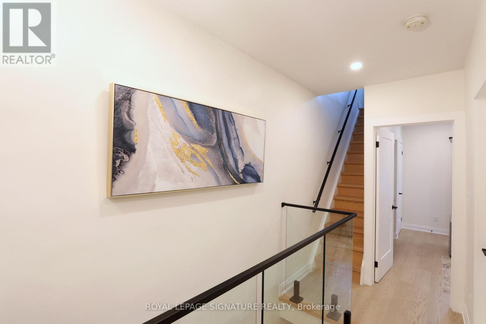 36 TENNIS CRESCENT photo 5