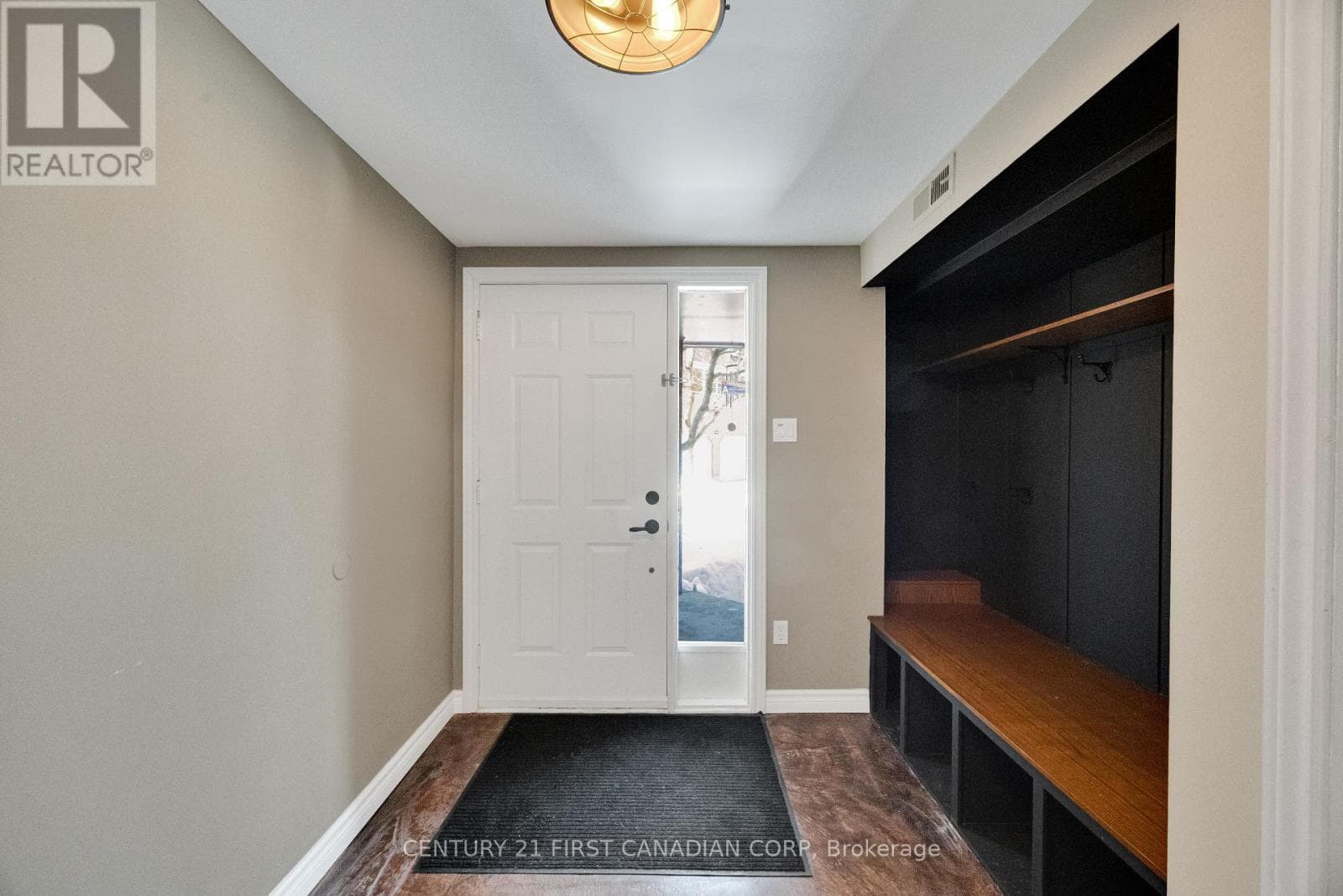 3 - 703 WINDERMERE ROAD photo 4