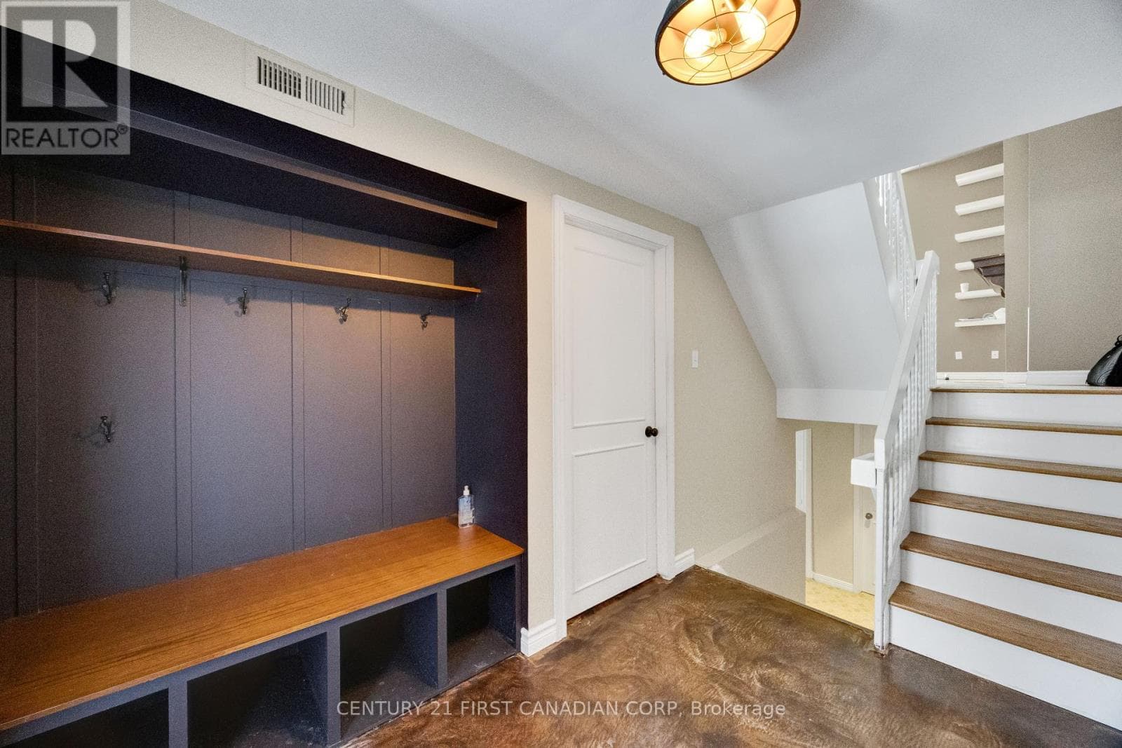 3 - 703 WINDERMERE ROAD photo 5