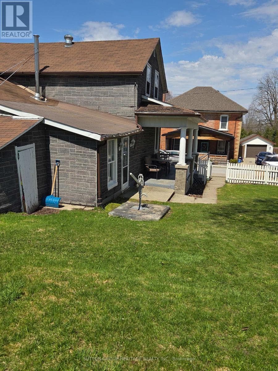 54 MUNRO STREET photo 4