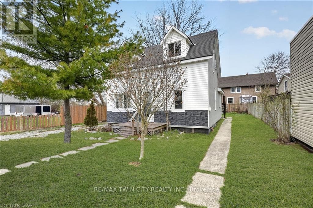 172 FRASER STREET photo 4